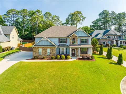 195 Susan Ln, Fayetteville, GA 30215