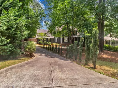 4006 Signal Rdg SW, Lilburn, GA 30047