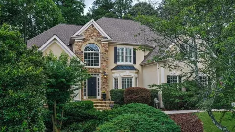 930 Big Horn Cir, Alpharetta, GA 30022