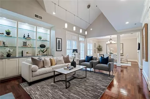 77 Peachtree Pl NE #606, Atlanta, GA 30309