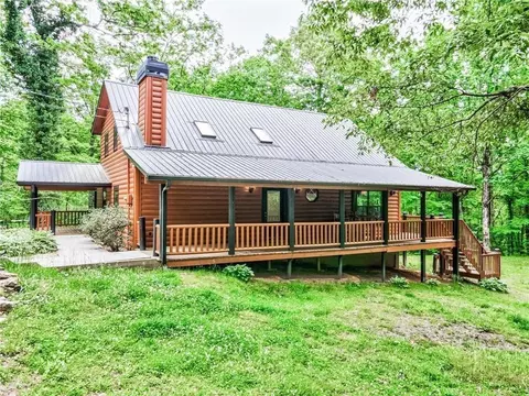 651 Pinson Ln, Ellijay, GA 30540
