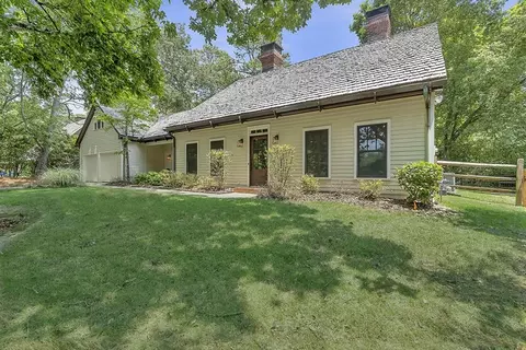 8825 N Mount Dr, Johns Creek, GA 30022