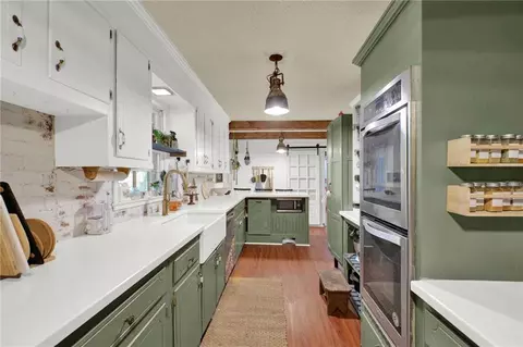 3 Oak Hill Cir, Cartersville, GA 30120