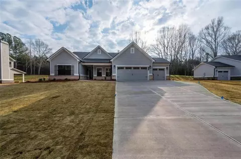 2453 Waterside Dr, Monroe, GA 30655