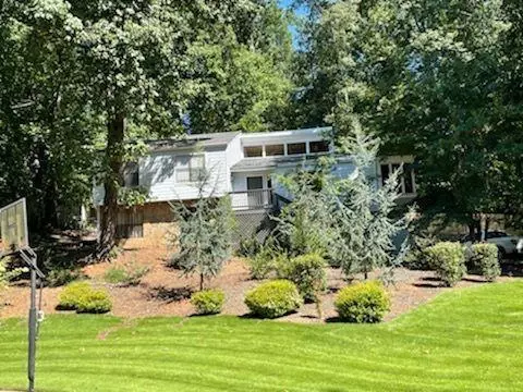 5207 Willow Mill Dr, Marietta, GA 30068