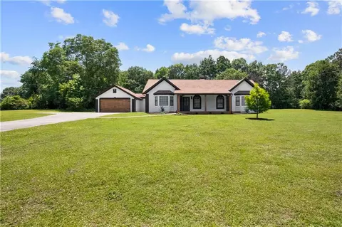 135 Bowen Rd, Stockbridge, GA 30281