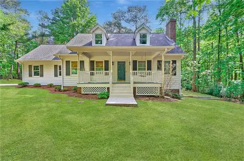 56 N Lake Dr, Newnan, GA 30263