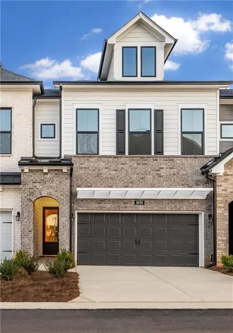 1070 Harper Dr #28, Roswell, GA 30076