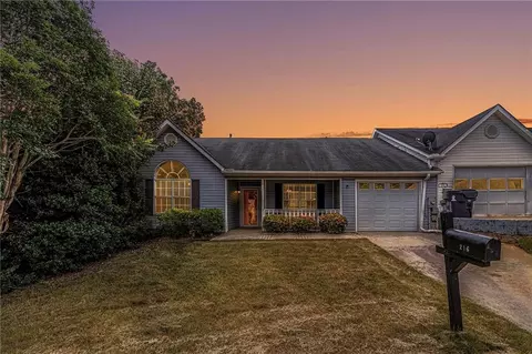 216 Oak Cir N, Stockbridge, GA 30281