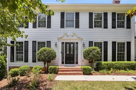 6855 Lisa Ln, Sandy Springs, GA 30338