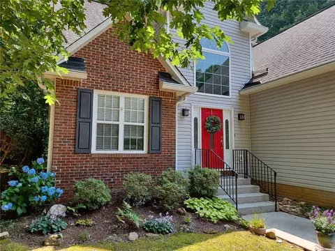 15 Amberwood Ct, Mcdonough, GA 30252