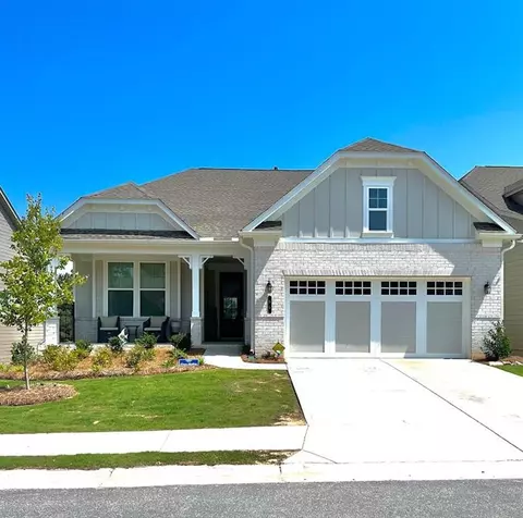54 Silver Ct, Hoschton, GA 30548