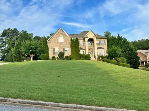 5585 Toccoa Dr, Douglasville, GA 30135