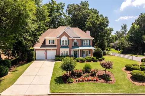 794 Hales Trace Way SW, Lilburn, GA 30047