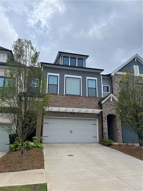 1090 Harper Dr #30, Roswell, GA 30076