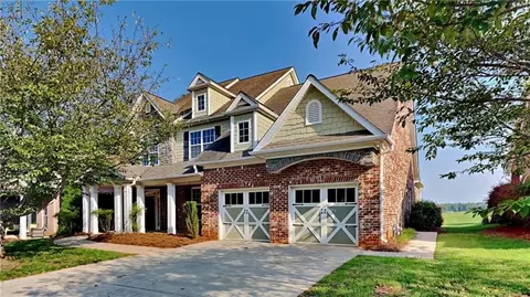 3138 Alhambra Cir, Hampton, GA 30228