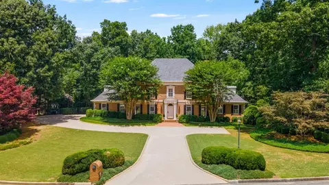 815 Marseilles Dr, Sandy Springs, GA 30327