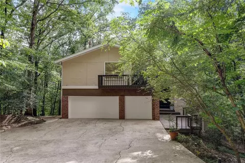 275 Watergate Dr, Roswell, GA 30076