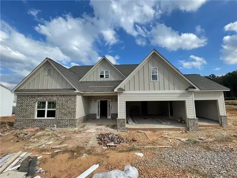 319 Parkers Pl, Hoschton, GA 30548