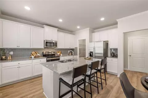 672 River Gardens Dr SE, Atlanta, GA 30354