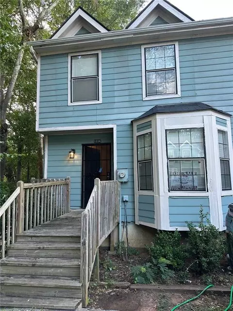1034 Thornwoode Ln, Stone Mountain, GA 30083