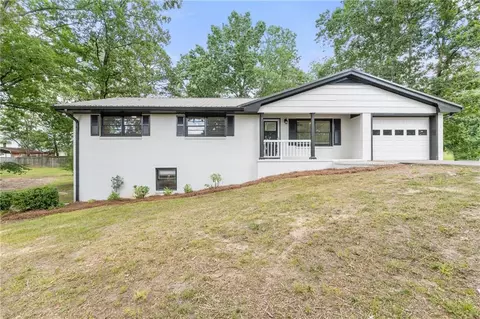 284 Holly Dr, Winder, GA 30680