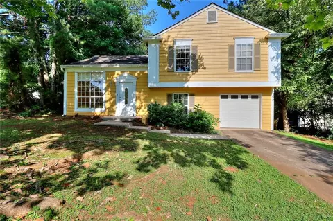 611 Ashton Ln, Lawrenceville, GA 30044