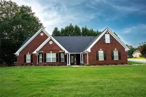 301 Cold Harbor Dr, Loganville, GA 30052