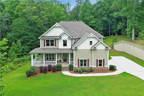 151 W Lake Pass, Newnan, GA 30263