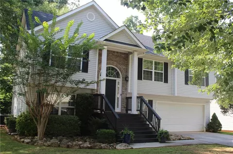 4365 Round Stone Dr, Snellville, GA 30039