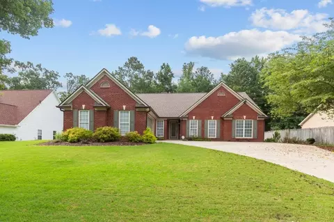 5586 Newberry Point Dr, Flowery Branch, GA 30542