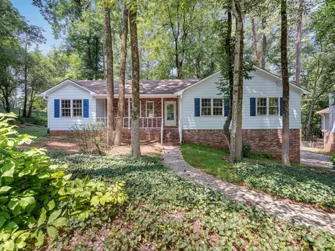 225 Hauteur Pl, Lilburn, GA 30047