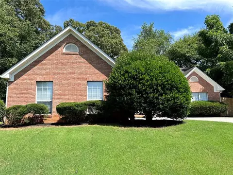 6131 Back Bay Cir, Flowery Branch, GA 30542