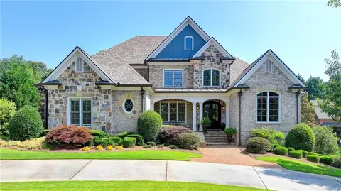 2329 Weeping Oak Dr, Braselton, GA 30517