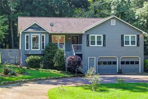 1897 Poinsetta Dr, Acworth, GA 30102