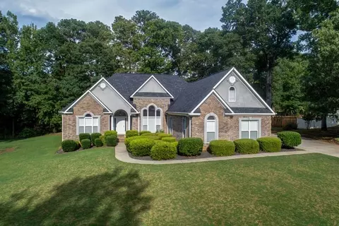 140 Lakeshore Ct, Mcdonough, GA 30252