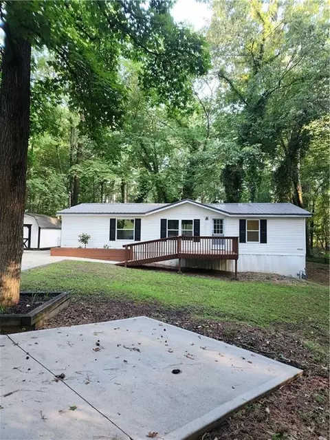 10 Woodcrest Rd SE, Acworth, GA 30102