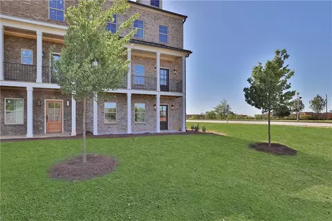 909 Duck Walk Way #1, Lawrenceville, GA 30046
