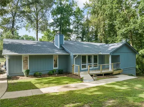 3828 Cherokee Frd, Gainesville, GA 30506