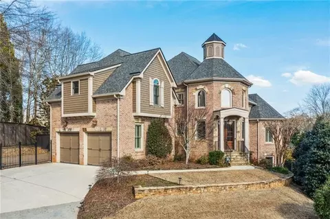 3951 White Horse Ln SE, Smyrna, GA 30080