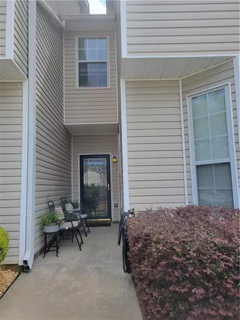 7592 Creekside Ln, Riverdale, GA 30296