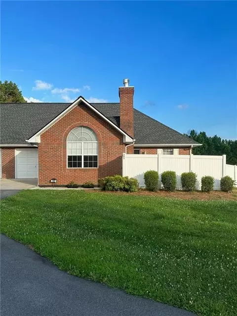 303 Alston Ridge Ct, Cornelia, GA 30531