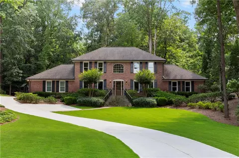 5610 Lake Island Dr, Atlanta, GA 30327