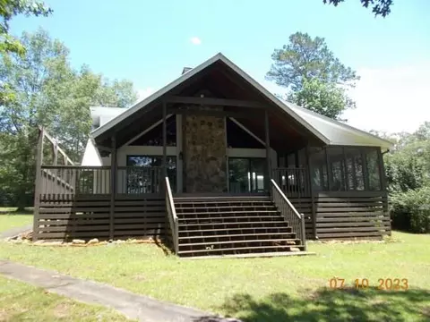 8092 Beachwood Dr, Murrayville, GA 30564