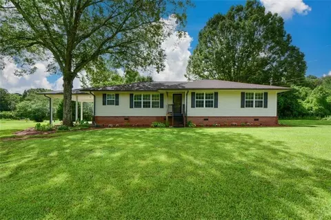 50 Cook Rd, Carrollton, GA 30116