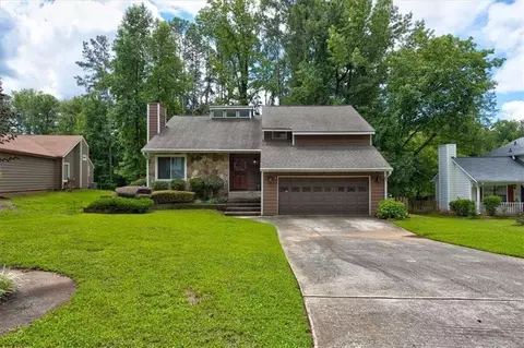 953 Lake Watch Dr, Stone Mountain, GA 30088