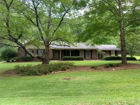 308 Sullivan Cir, Pine Mountain, GA 31822