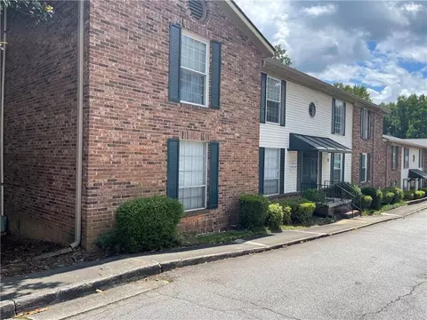 5501 Kingsport Dr, Sandy Springs, GA 30342
