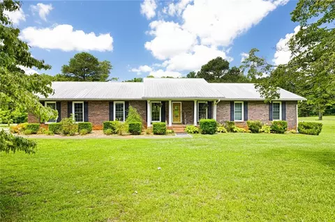 3044 Rockmart Rd, Villa Rica, GA 30180