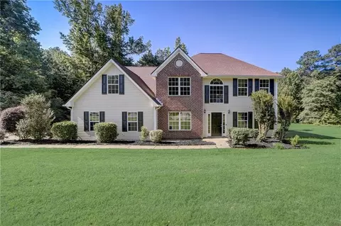240 Barrington Grange Dr, Sharpsburg, GA 30277